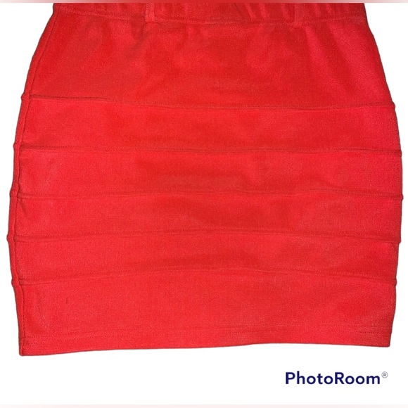 Coral Pencil Skirt With A Off Shoulder Polyester Summer Top - Picture 2 of 5